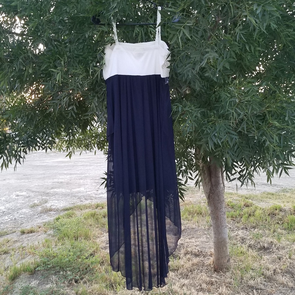Dress - Picture 2 of 2